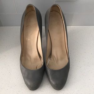 Christian Louboutin gray pump!